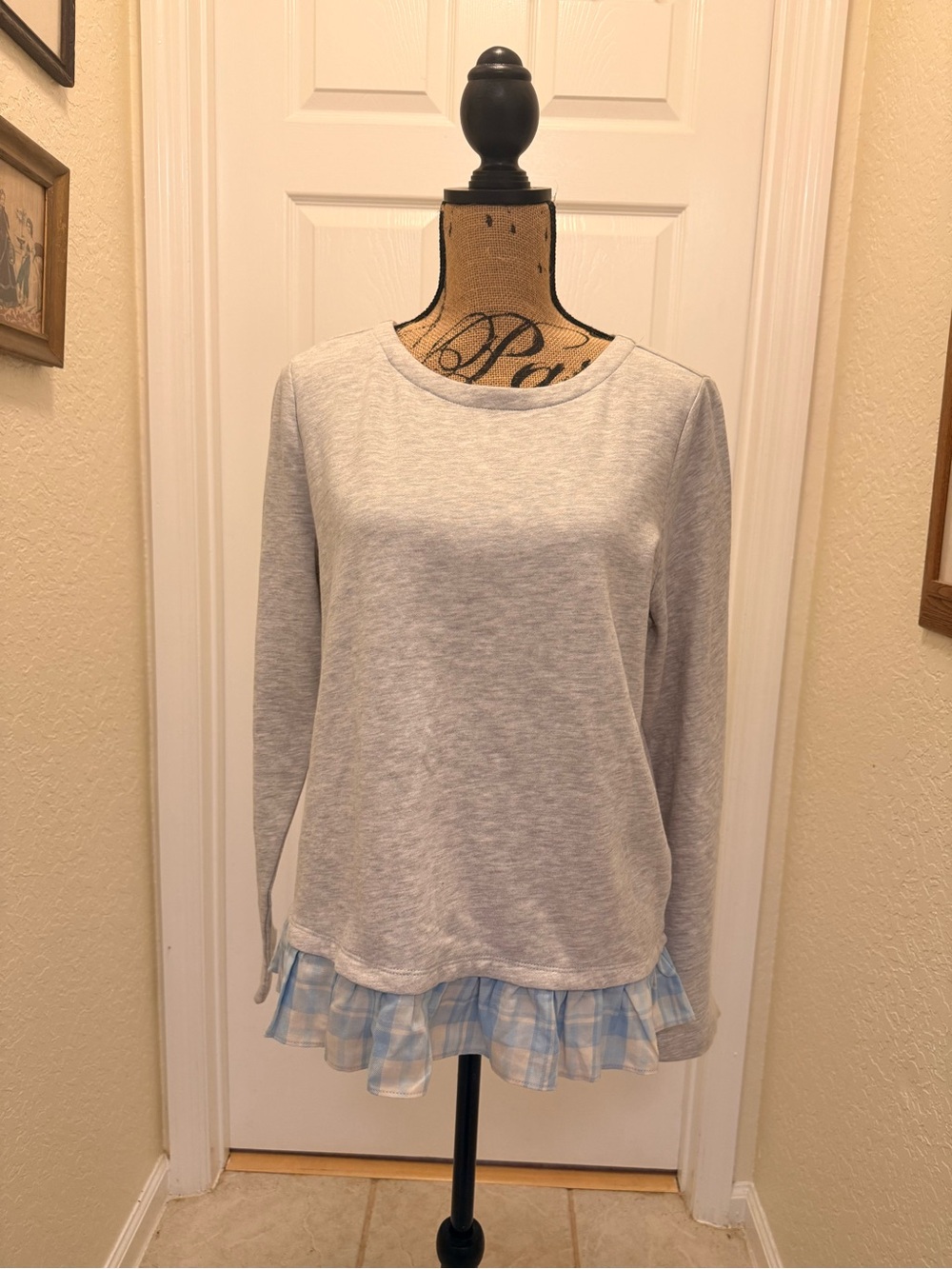 NWT Vineyard Vines Women L Gray Plaid Ruffle Hem Sweatshirt Top Long Sleeve